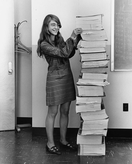 4. Margaret Hamilton. Su trabajo pionero llevó (literalmente) al hombre a la Luna: creó para la NASA el software que se instaló en el Apolo XI, a mediados de los años 60.