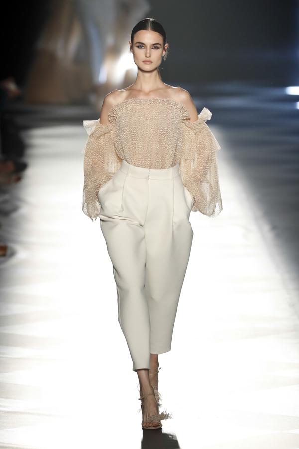 Blanca Padilla, impresionante en el desfile de Pedro del Hierro en MBFWM.