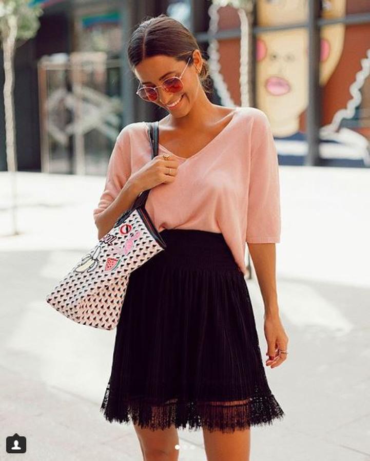 Si aún no tienes la suerte de estar de vacaciones, aquí va una pildorita perfecta para la oficina. Es de María Fernández Rubíes.