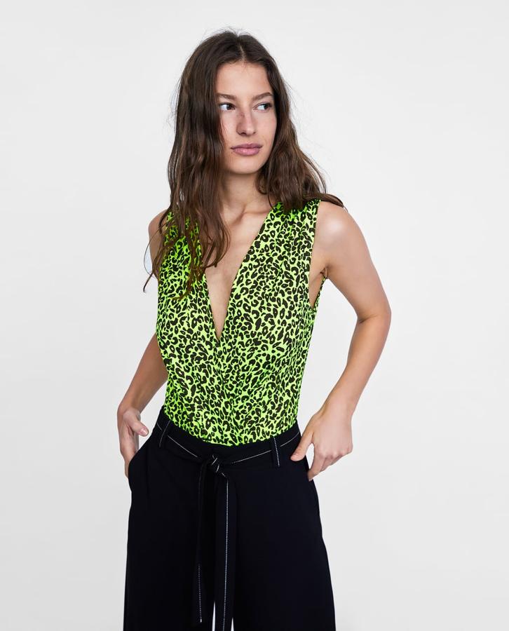 Body con estampado animal de leopardo en verde, 5,99 euros.