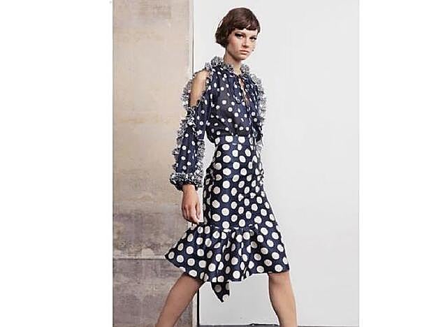 Falda y blusa de lunares de Dice Kayek.