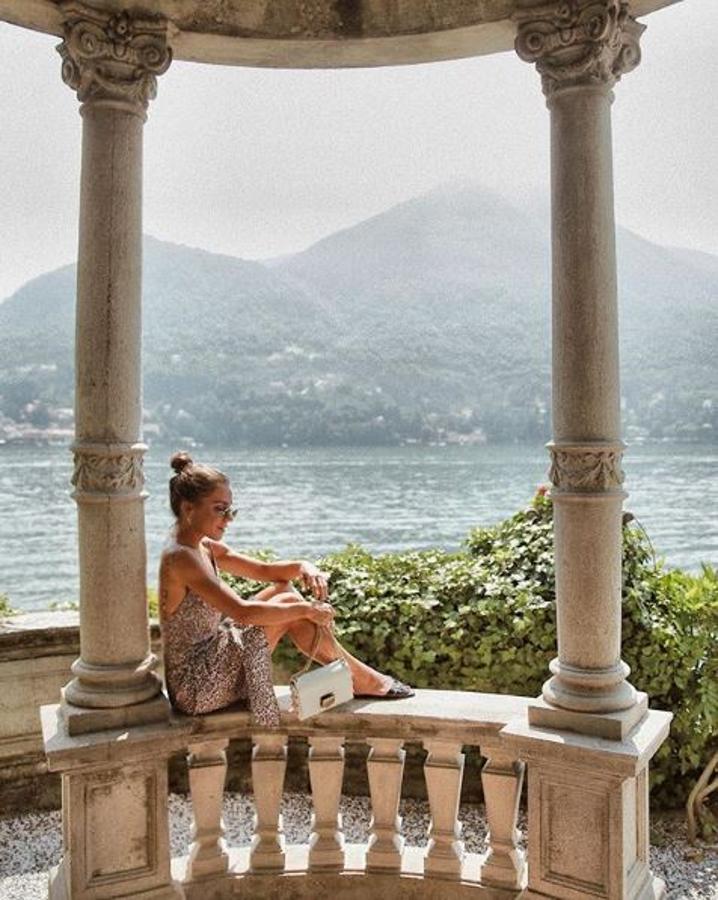 Un estampado de leopardo también combina con un paisaje de mar, como demuestra Paula Ordovás (@mypeeptoes).