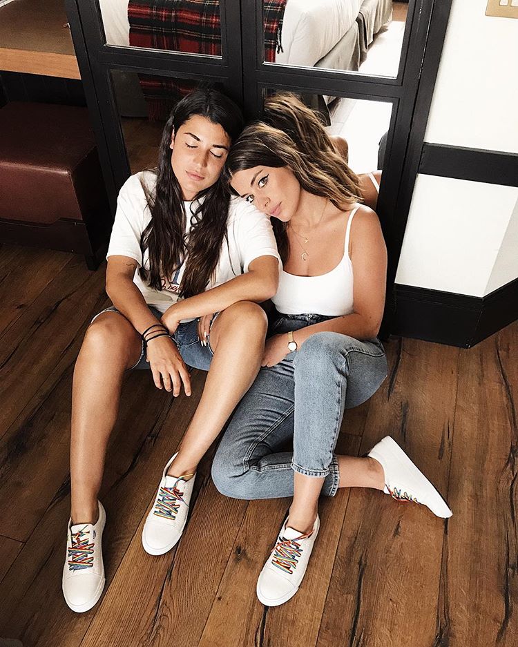 En Mi orientación sexual la popular influencer salió del armario sin estridencias y habló abiertamente de su actual esposa.