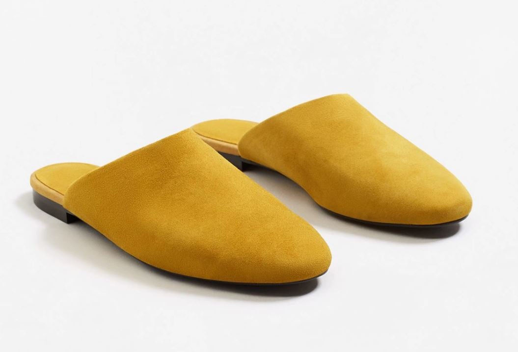 Versátiles. Un diseño de Mango en un vibrante color mostaza que se amolda bien a las particularidades de estilo (rebajado, 34,99€).