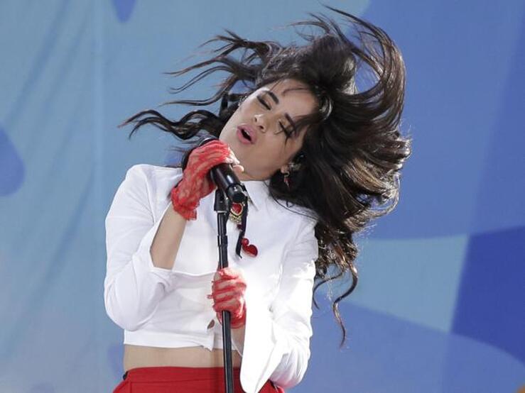 Fotos: El estilo de Camila Cabello dentro y fuera del escenario