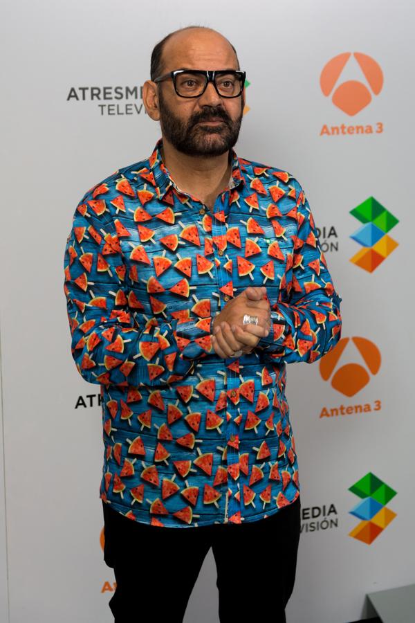 El actor, igual que Anabel Alonso, ha probado suerte en 'Masterchef' y ahora se enfrenta al jurado de 'Tu cara me suena'. Gracias a Homo Zapping sabemos que las imitaciones son lo suyo, veremos qué sucede a la hora de cantar.