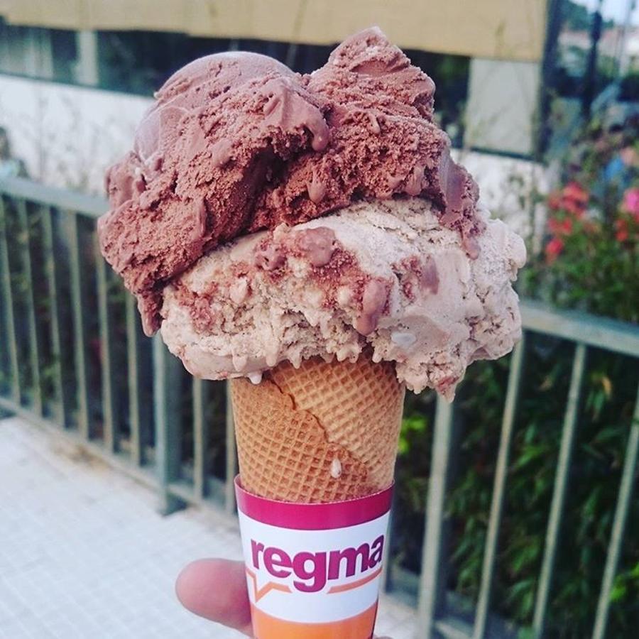 Su origen se remonta a 1933. A pesar de la evolución que ha vivido el sector de la gastronomía, Regma continúa siendo fiel a su filosofía inicial con la calidad del producto y la composición y sabor tradicional. (Tiendas repartidas por Cantabria, y presencia en Gijón, Llanes, Aguilar de Campoo y Ribadesella)