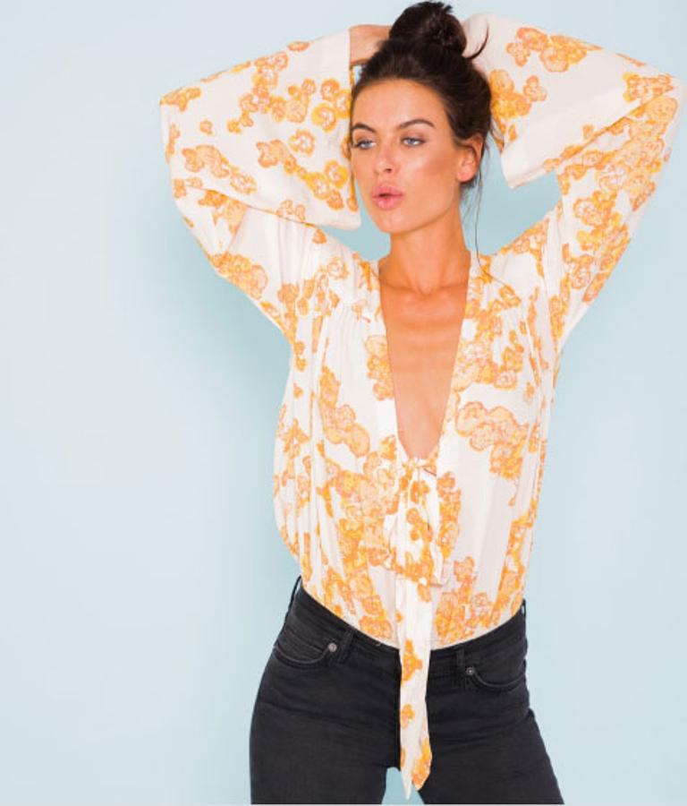 Body forties feels de 'Free People' con motivos florales y escote en pico, 37 euros.