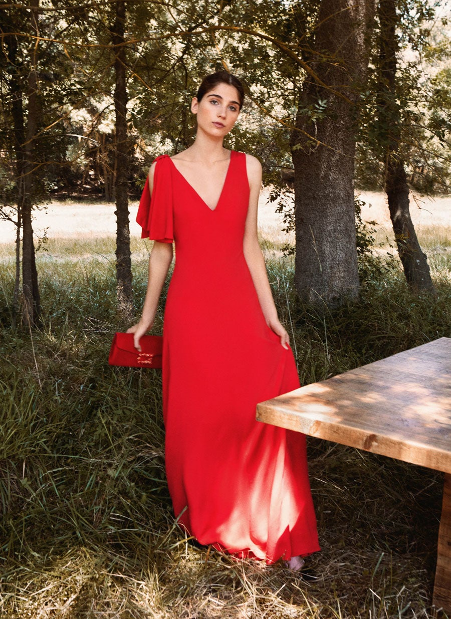 Vestido rojo con encaje y falda de tul de Rocio Osorno Colección: 300 euros.