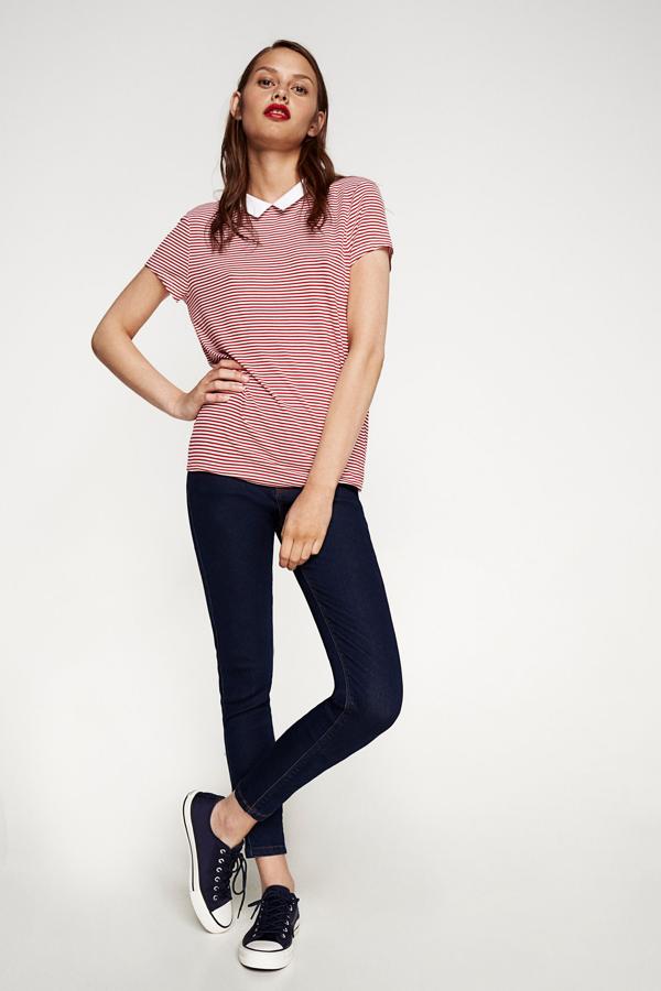 Camiseta de cuello tipo marinera, 12,99 euros.