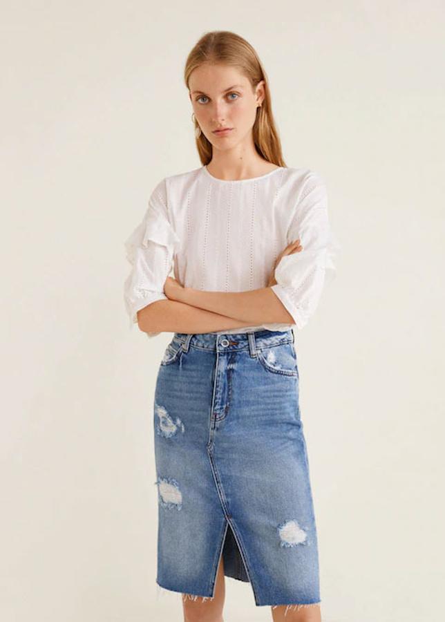 Falda denim con abertura, 29,99 euros.