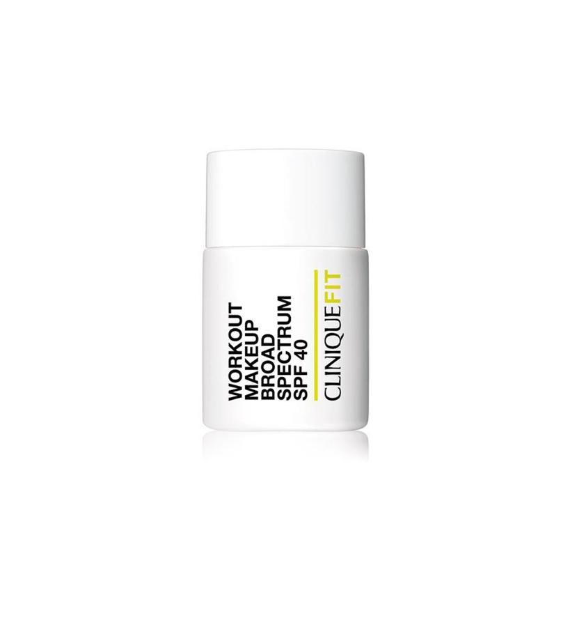CliniqueFit Workout Makeup SPF40 de Clinique (34 €) es una base refrescante y liviana que tonifica y oculta la apariencia de los poros sin causar brotes. Además, es resistente al agua y dura hasta de doce horas.