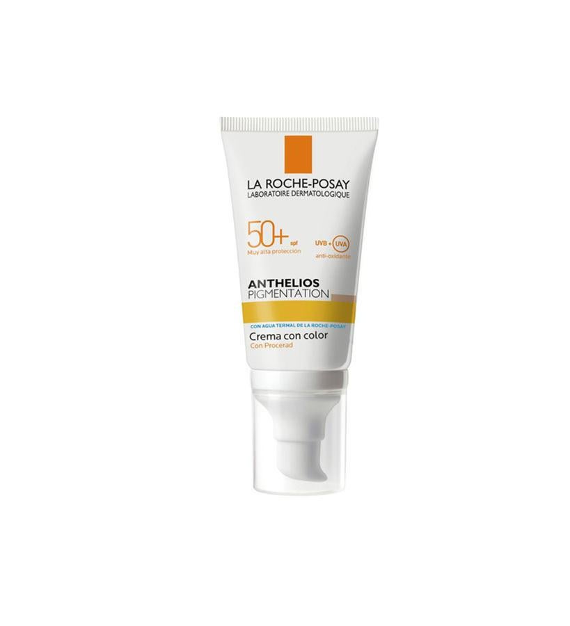 Anthelios Pigmentation SPF50+, de La Roche-Posay (27 €) previene, aclara y unifica las manchas solares de labio superior, frente y mejillas. Su fórmula con color unifica y se adapta a todos los tonos de piel.