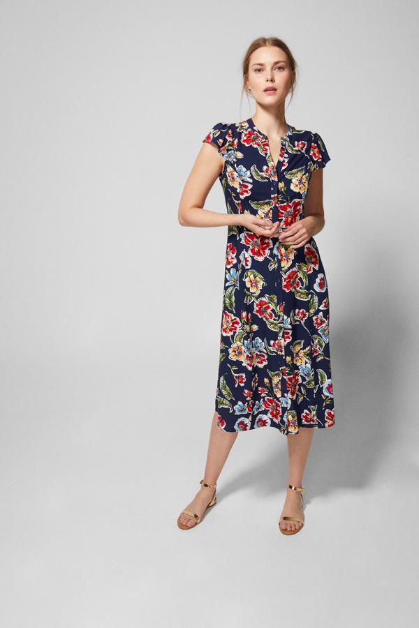 Vestido largo con con volantes, 35,99 euros.