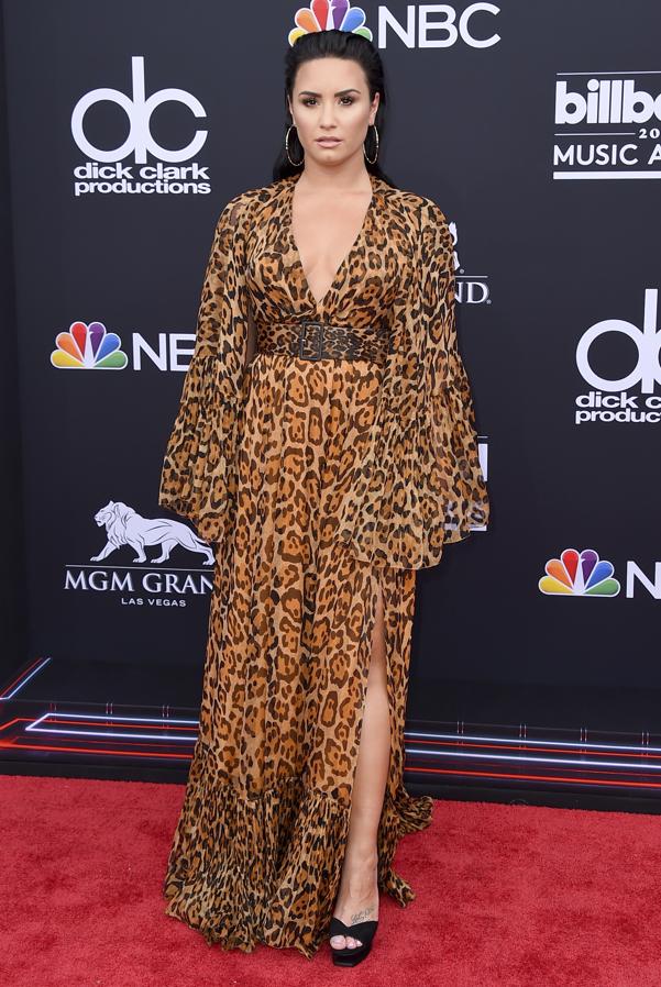 En agosto de 2017 volvió al ruedo. Lo hizo en la pelea del año entre Mayweather y McGregor. Allí cantó y demostró que había dejado atrás sus demonios internos. Pero un año después, la cantante recayó, volvió a beber alcohol, y fue ingresada por una sobredosis de heroína. Hoy lucha por poder salir adelante. Esperemos que pronto vuelva al ruedo, y que esta vez sea para siempre.