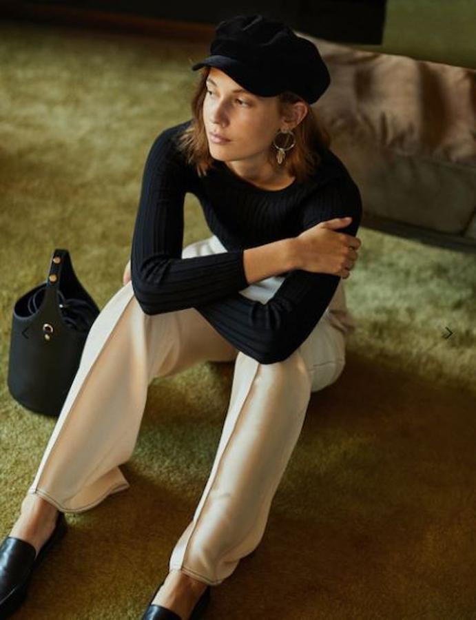 Las gorras, muy francesas, serán un must en tu lista de accesorios.