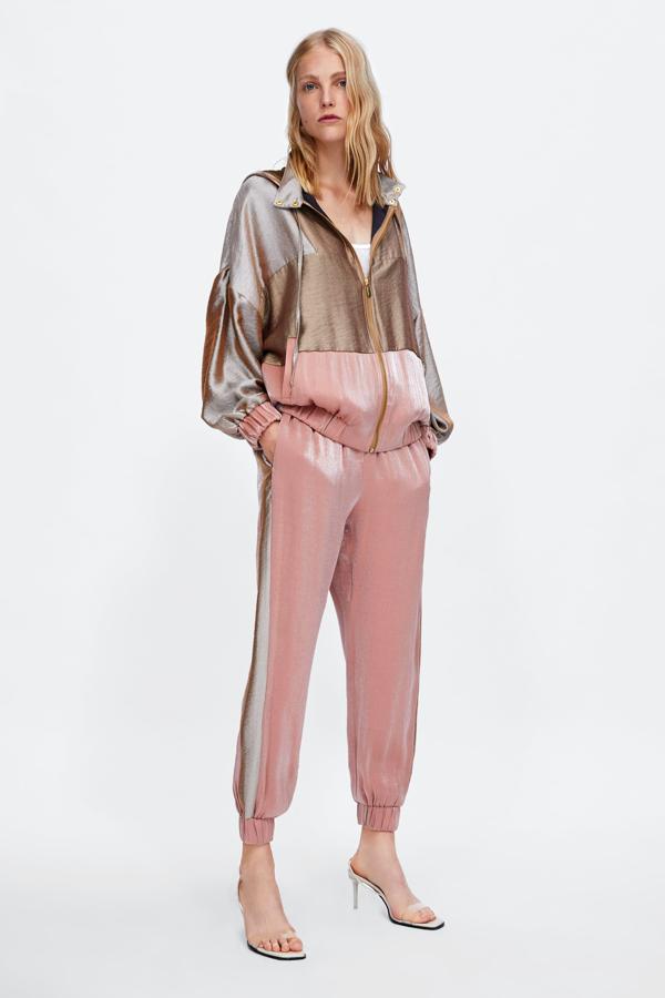 Lo de " con chándal y con tacones, arreglá pero informal ", que cantaba Martirio, ya  lo intentó Gucci hace un par de temporadas , y si entonces dijimos que no, imagínate ahora. Aunque bueno, reconocemos que esta propuesta de Zara no es lo peor que hemos visto.