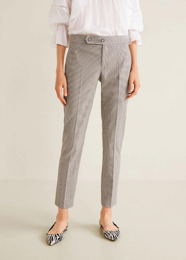 Pantalón de traje con estampado de cuadros, 29,99 euros.