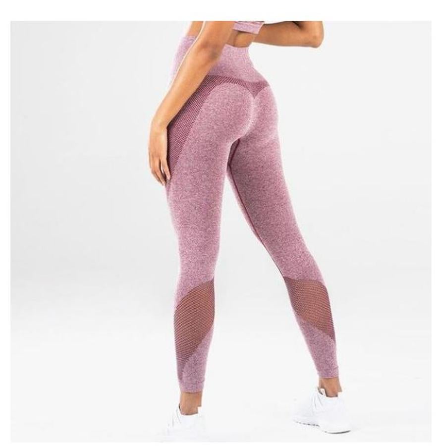 15thshop  es una firma que se destaca por sus tejidos high-tech y su diseño ergonómico, el cual permite además acompañar todos los movimientos corporales y regular la temperatura del cuerpo.