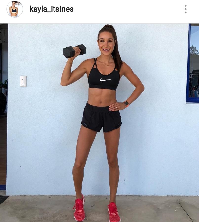 Es unas de las 'fitgirls' más famosas de la red y cuenta con más de 10 millones de seguidores en Instagram. Su éxito inicial a través sus vídeos de ejercicios fue tal que a día de hoy cuenta con una aplicación móvil propia llamada 'Sweat with Kayla'. A día de hoy se dedica a compartir imágenes de sus seguidoras en las que muestra el antes y el después ¡Toda una inspiración!