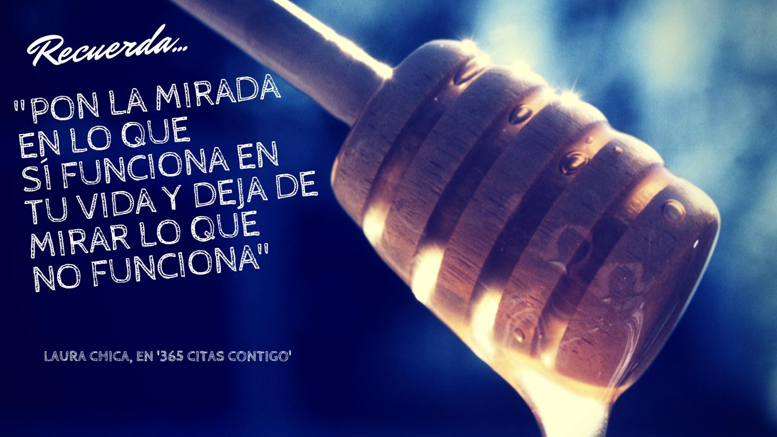 "Primer error de la vida: no valorar lo que está, lo que funciona, quién está... hasta que no está. Y es que tu cerebro está preparado para estar alerta, para avisarte de lo que falla, en modo supervivencia. Y necesitas dar un paso más, de forma voluntaria, con esfuerzo, si quieres aprender a disfrutar y valorar la vida. Deja de poner la atención en lo que no y pon la atención en lo que sí. Vas a descubrir que eres más de lo que creías, que tienes más de lo que veías y que funcionan más cosas en tu vida de las que habías pensado. Al mirar así, te sentirás más poderoso, más capaz y con mayores recursos para seguir construyendo tu camino", explica la psicóloga.