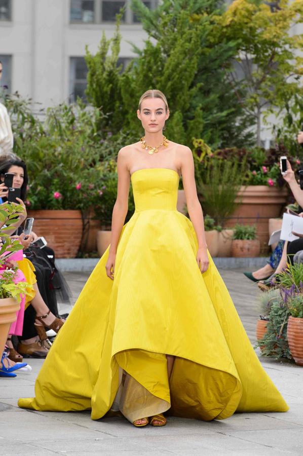 Desfile P/V 2019 de Oscar de la Renta.