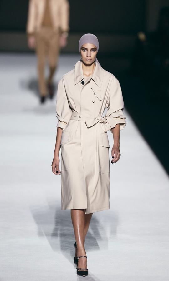 Un clásico atemporal: la gabardina.