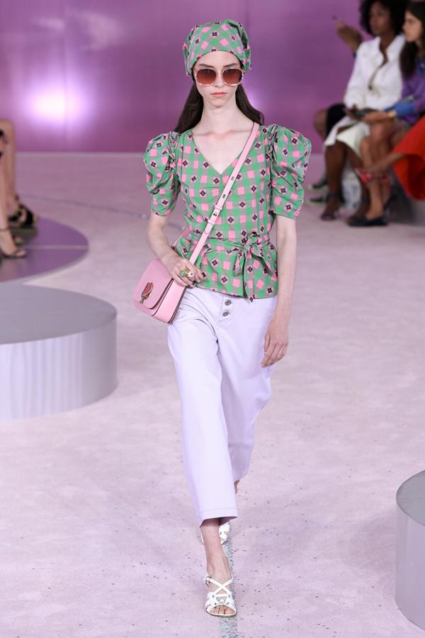 Las propuestas del desfile estaba llenas de color.