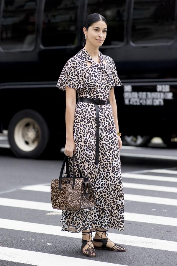 El leopardo es el rey del otoño, y esta temporada necesitarás al menos un vestido como este print en tu armario...