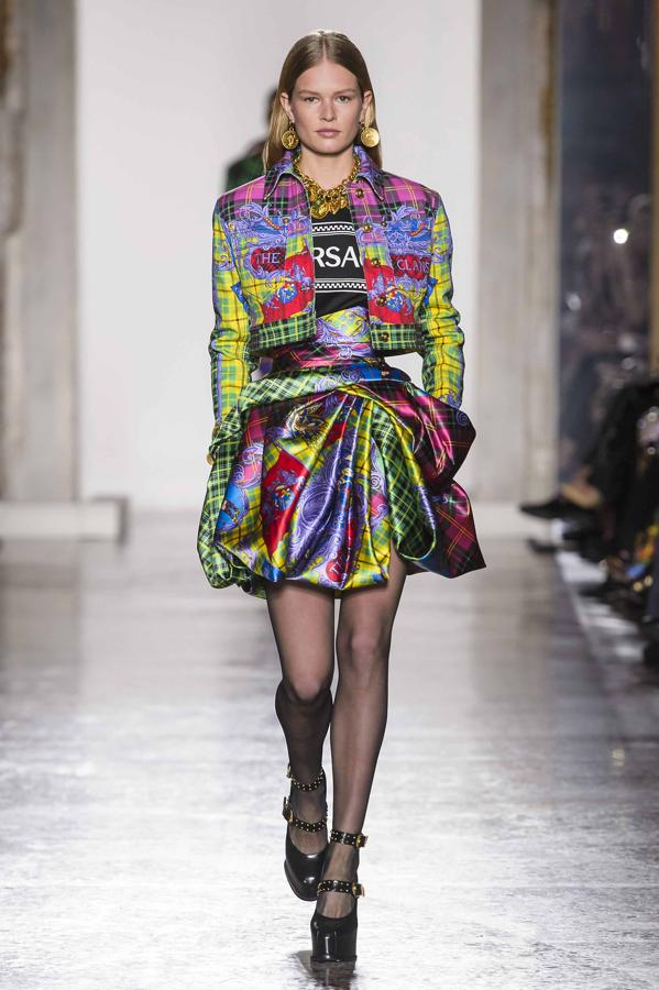 Estampado de pañuelo: Versace.