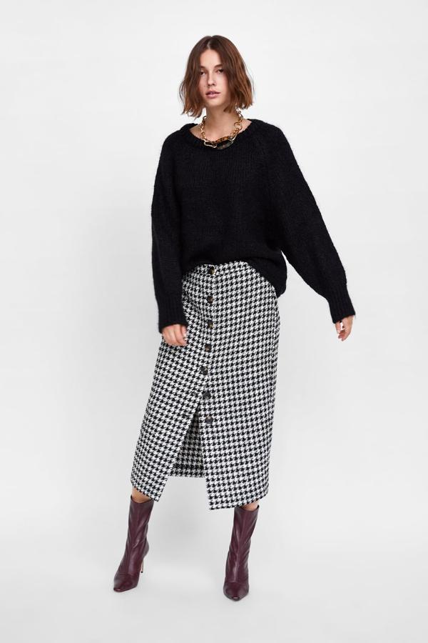 Una de nuestras combinaciones favoritas: estas botas de media caña son infinitamente versátiles.