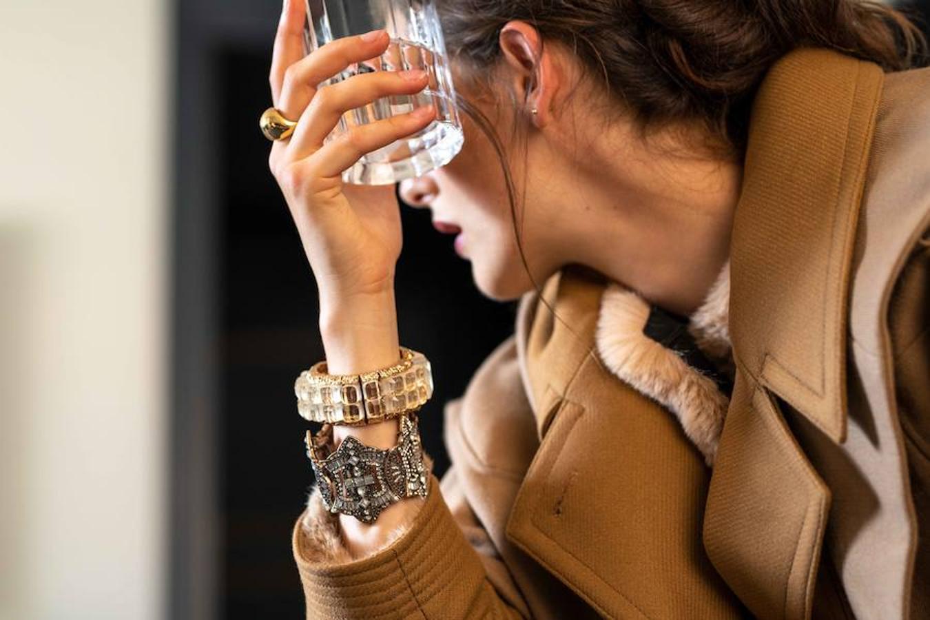 Vuelven los brazaletes y se llevan de dos en dos.