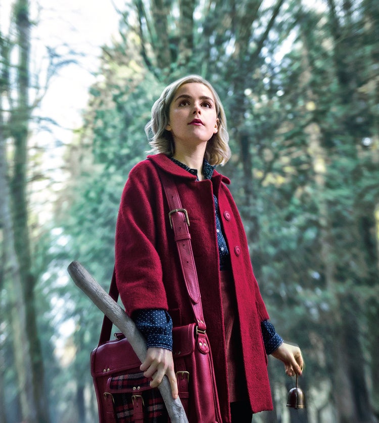 'Las escalofriantes aventuras de Sabrina': terror teen. Si esperabas ver este remake (26 de octubre) con sonrisa nostálgica, abandona toda esperanza. Netflix, con Kiernan Shipka (Mad Men) al frente, reimagina esta serie adolescente de los 90 como prima hermana de 'La semilla del diablo'.