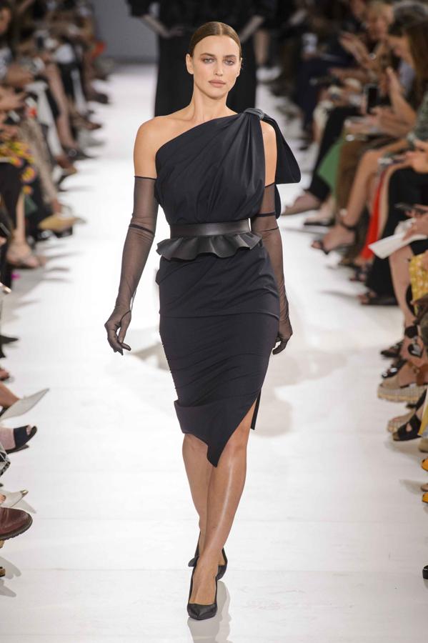 Irina Shayk en el desfile de Max Mara.