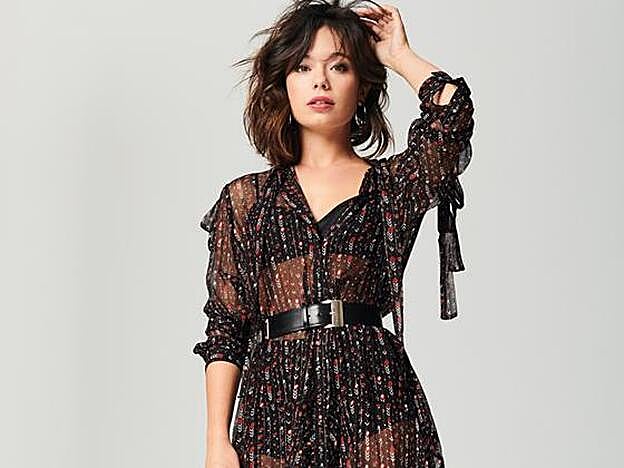 Anna Castillo luce vestido de The Kooples, lencería de Eres y pendientes y cinturón de Hermès