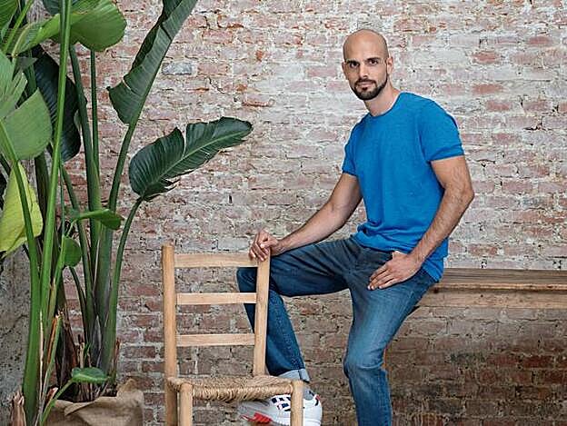 Iñaki Lajud es dinamizador de las reuniones de la Asociación de Hombres por la Igualdad de Género (AHIGE) en Madrid.