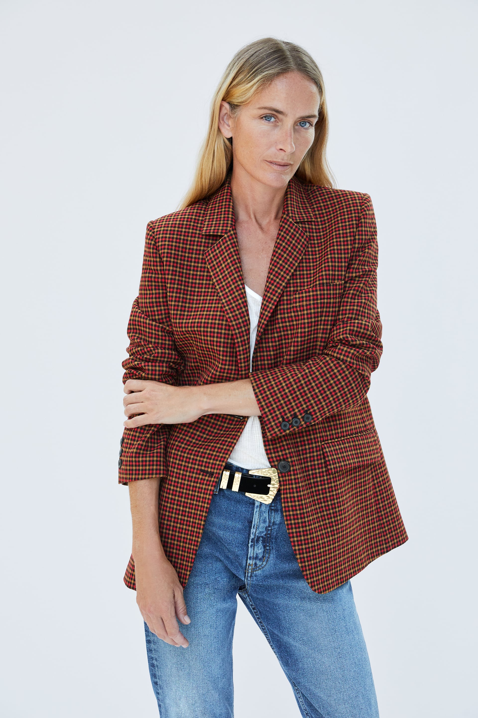Blazer de cuadros de Zara: 69,95 euros.