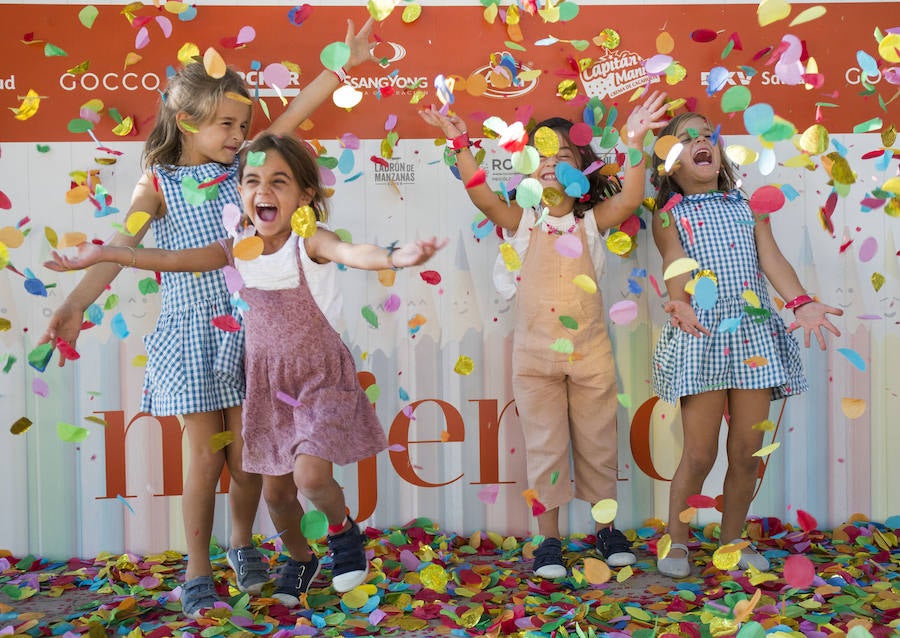 Uno de los momentos más divertidos de la jornada fue posar en este colorido photocall y ver el resultado: ¡los vídeos Bullet Time o efecto Matrix que hacían los expertos de The Box Events!