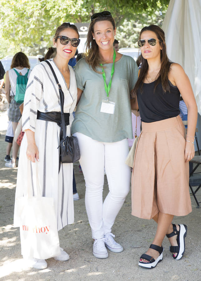 De izda. a dcha. Amaia Campos y Paula Martín Voz junto a Paula Cruz de Publicidad de Mujerhoy.