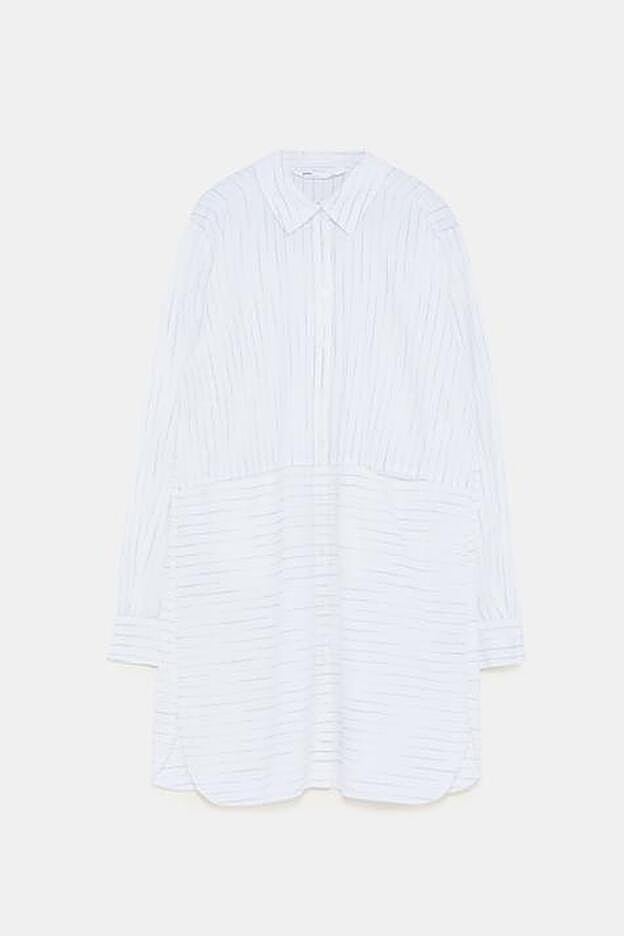 Camisa oversize con estampado de rayas, 12,99 euros.