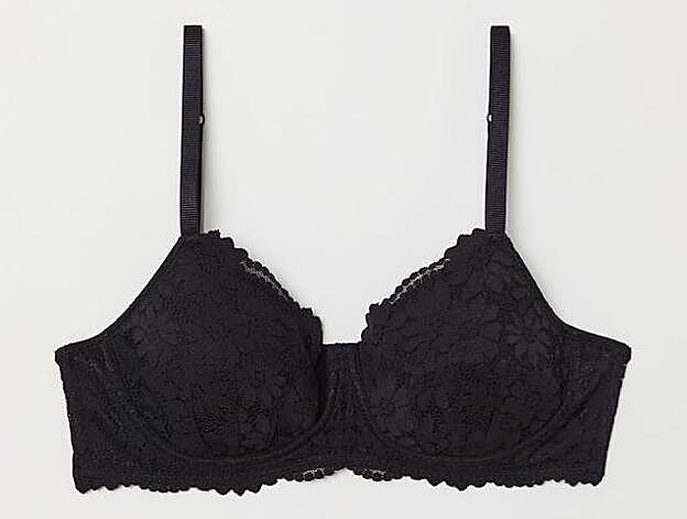 Sujetador para prótesis, con detalle de encaje y en color negro, 29,99 euros.