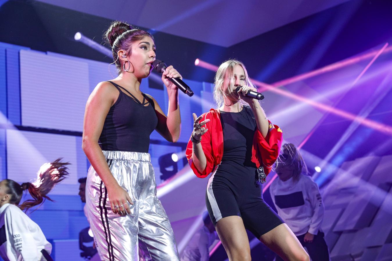 Si todavía no te habías convencido de que los pantalones cortos de ciclistas están de moda, Maria Villar ha venido a recordártelo.