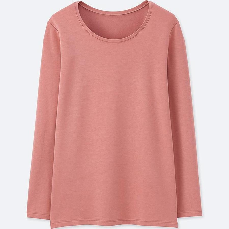 Para las frioleras y muy frioleras, Uniqlo reúne tres colecciones bajo la denominación Heattech: camisetas (desde 19,90 euros), calcetines, leggins, guantes, gorros, bufandas, calentadores... diseñados con un tejido especial que guarda el color natural del cuerpo. Cada una de las colecciones tiene un grosor distinto, según el frío al que nos vayamos a exponer.