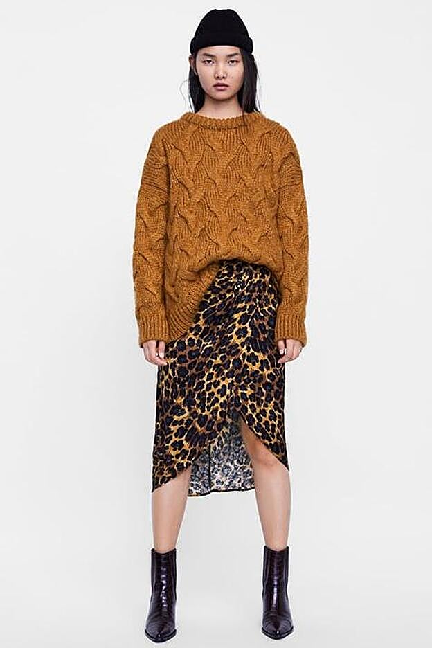 La falda de Zara cuesta 25.99 euros