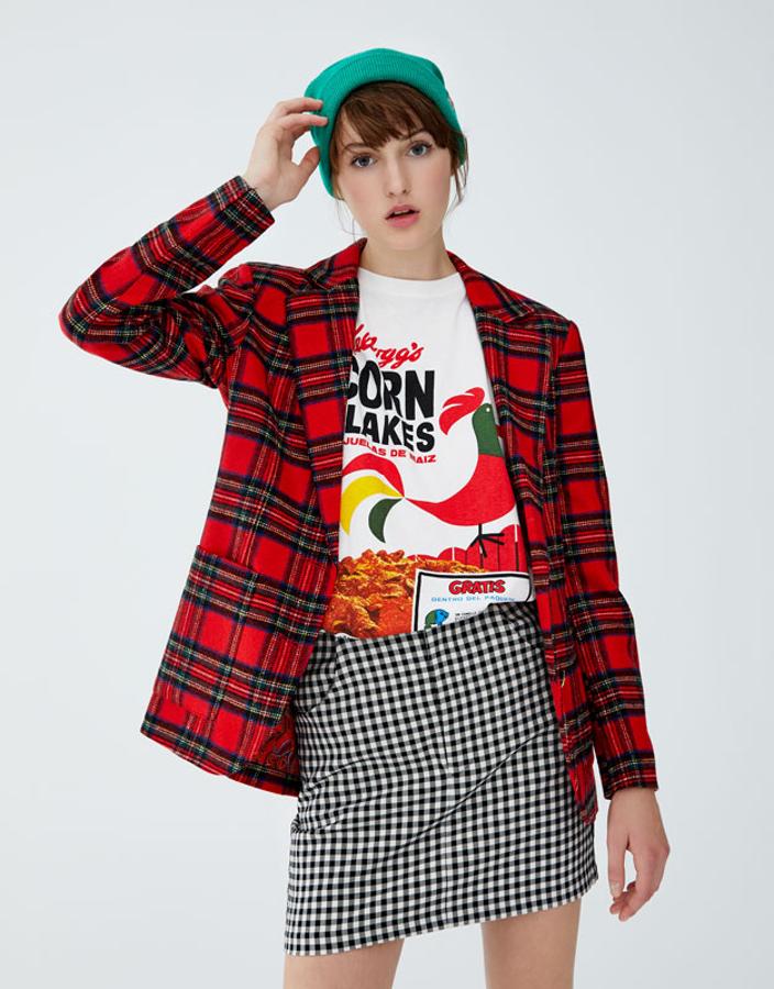 Minifalda de cuadros tailoring, con bolsillos, 12,99 euros.