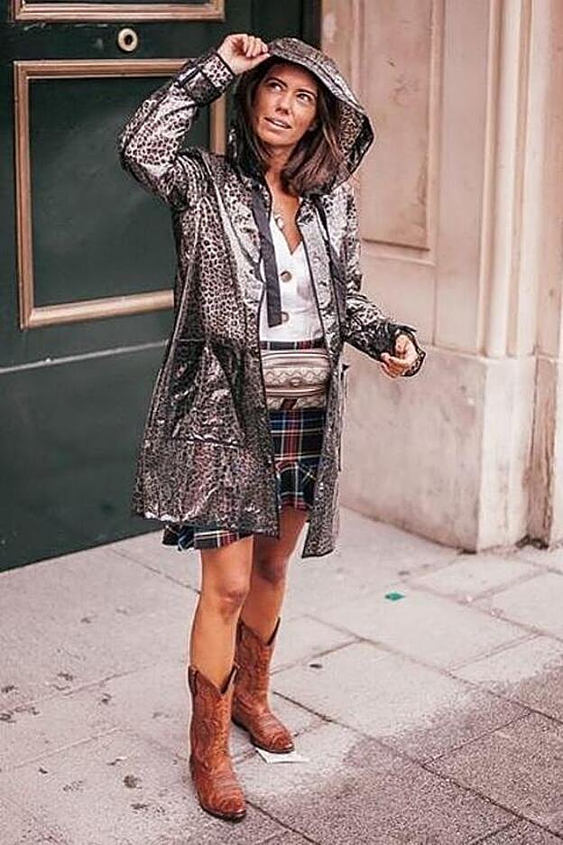 Sheila Marquez (Cool Lemonade) con chubasquero de Zara.