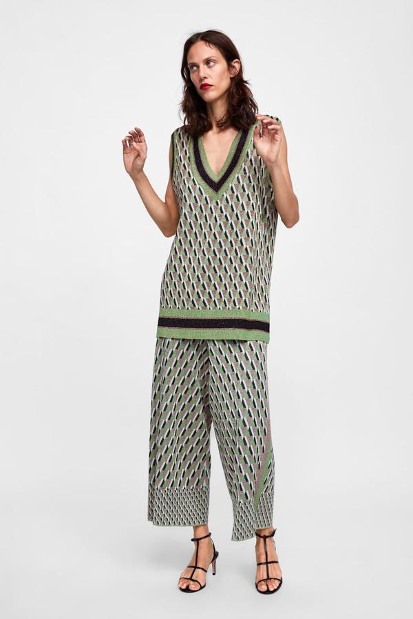 La primera opción para copiar los pantalones de Missoni de Aitana son estos 'culotte' en 'jacquard' con hilos metalizados de Zara, que nos parecen ideales y solo cuestan 35.95 euros.