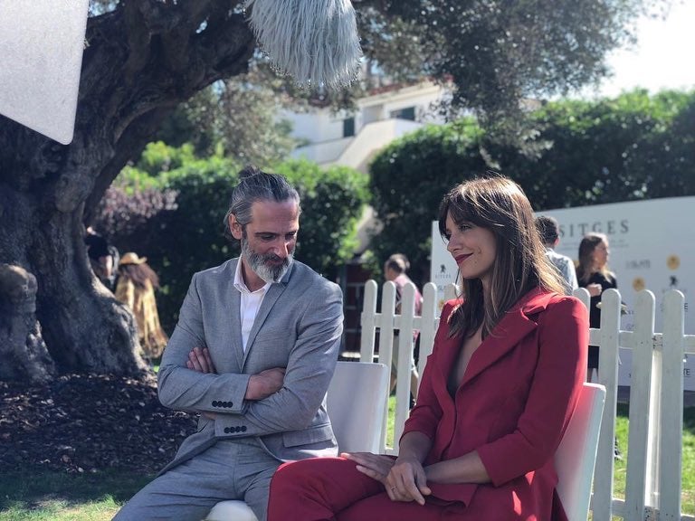 ¡Y más si nos hubiéramos fijado en esta foto que compartió en Instagram la propia Michelle Jenner en la q ue Ernesto Alterio le mira directamente... la 'barriguita'!