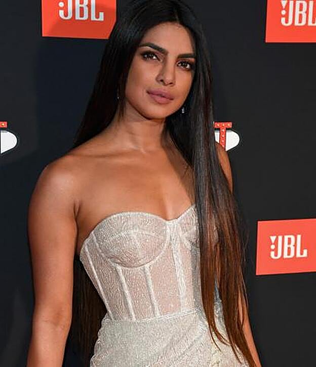 La última aparición de Priyanka Chopra con una melena XXL.