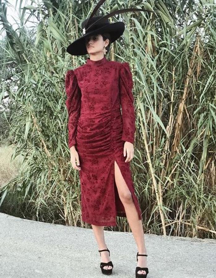 Vogana es una firma sevillana que está triunfando en Instagram. Sus vestidos de invitada, de inspiración años 50, nos tienen maravilladas.